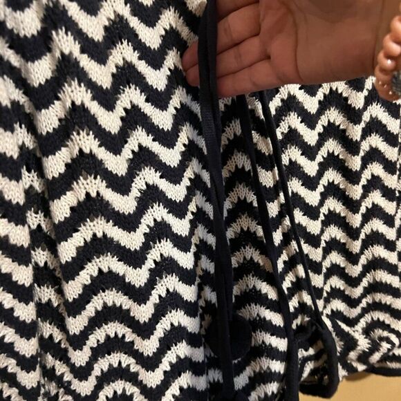 Trina Turk medium sweater - Picture 6 of 9